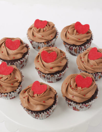 chokolade cupcakes med nutella frosting og pynt